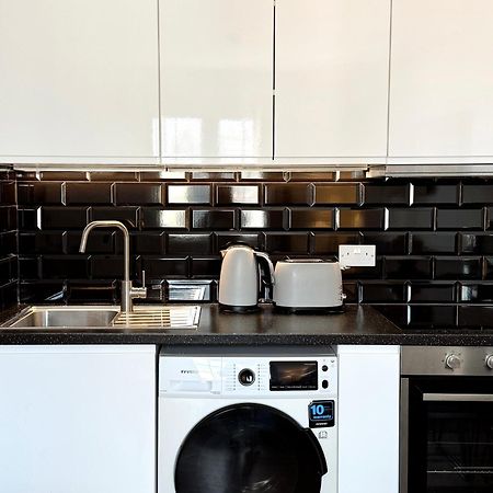 Deluxe City Centre Two Bedroom - Grand Central House Gibraltar Eksteriør bilde