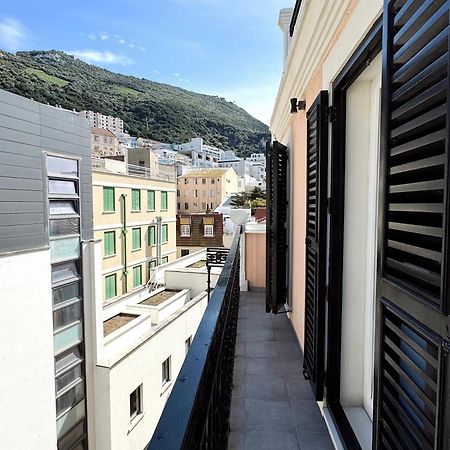 Deluxe City Centre Two Bedroom - Grand Central House Gibraltar Eksteriør bilde