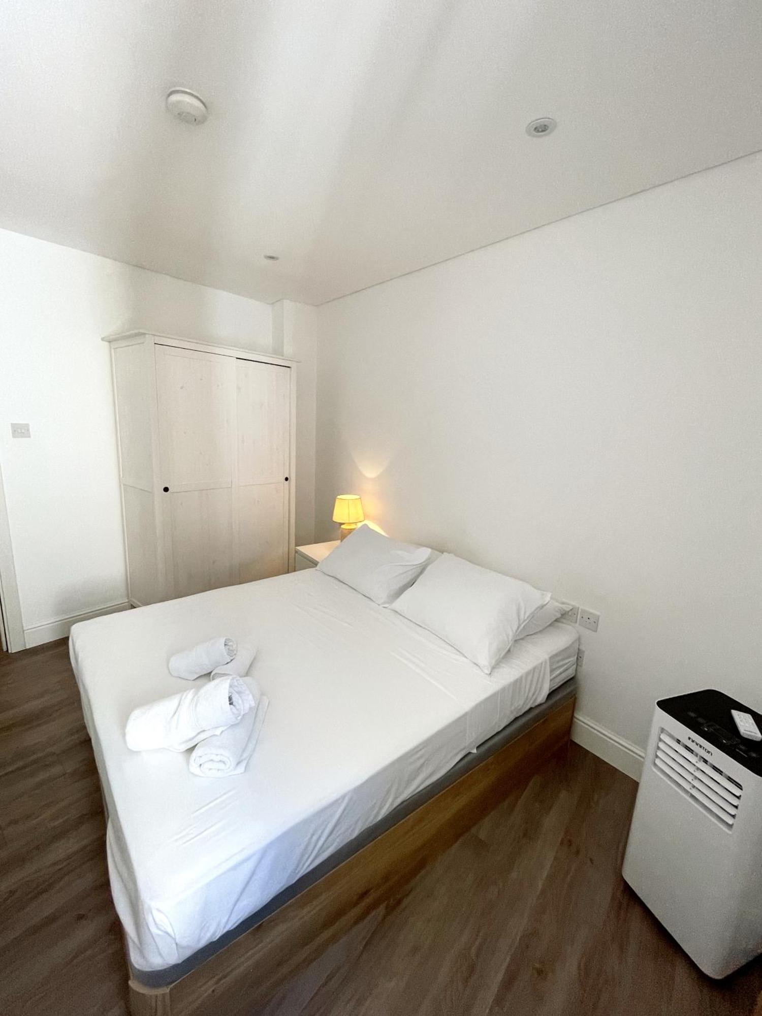 Deluxe City Centre Two Bedroom - Grand Central House Gibraltar Eksteriør bilde