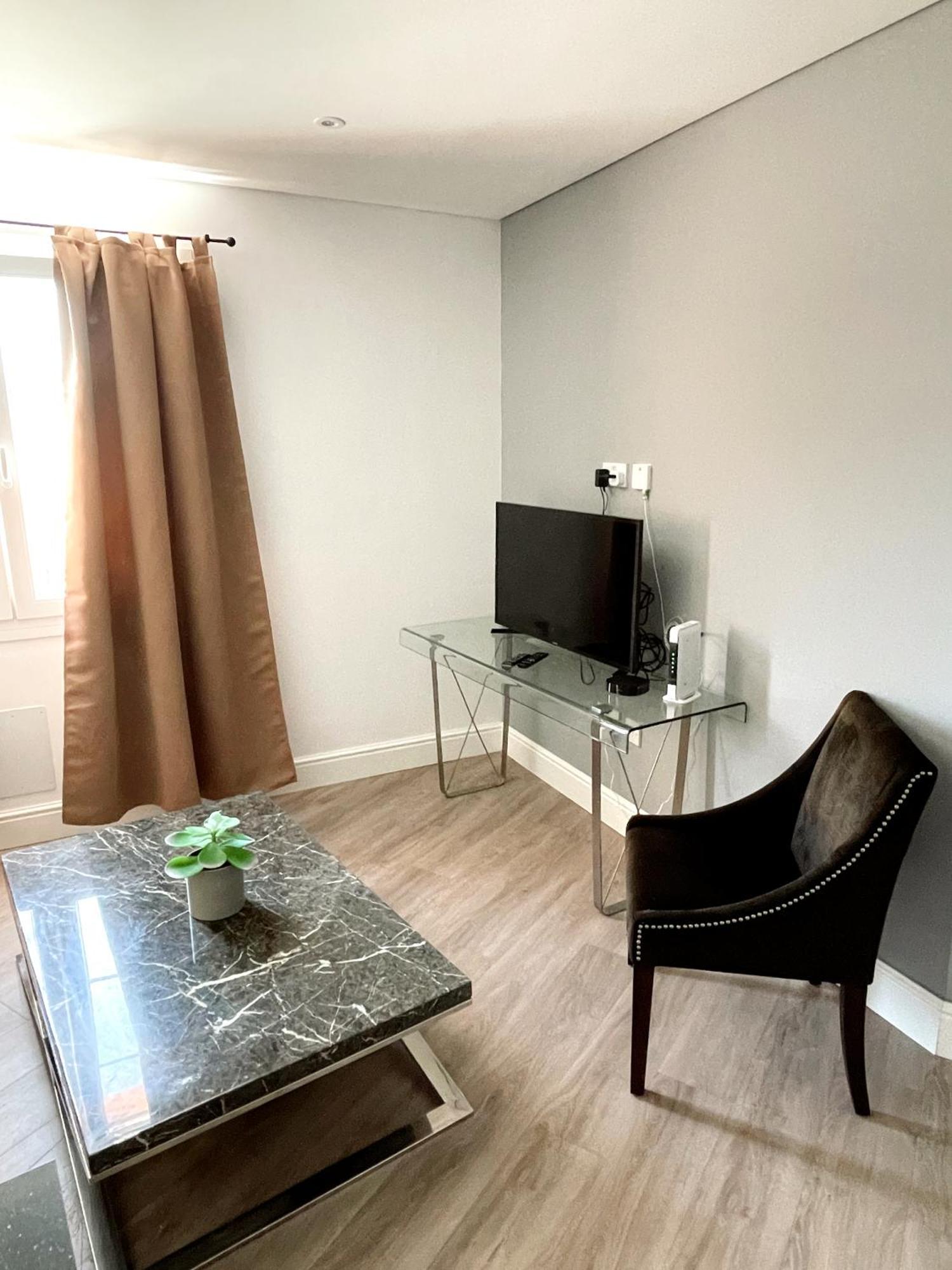 Deluxe City Centre Two Bedroom - Grand Central House Gibraltar Eksteriør bilde