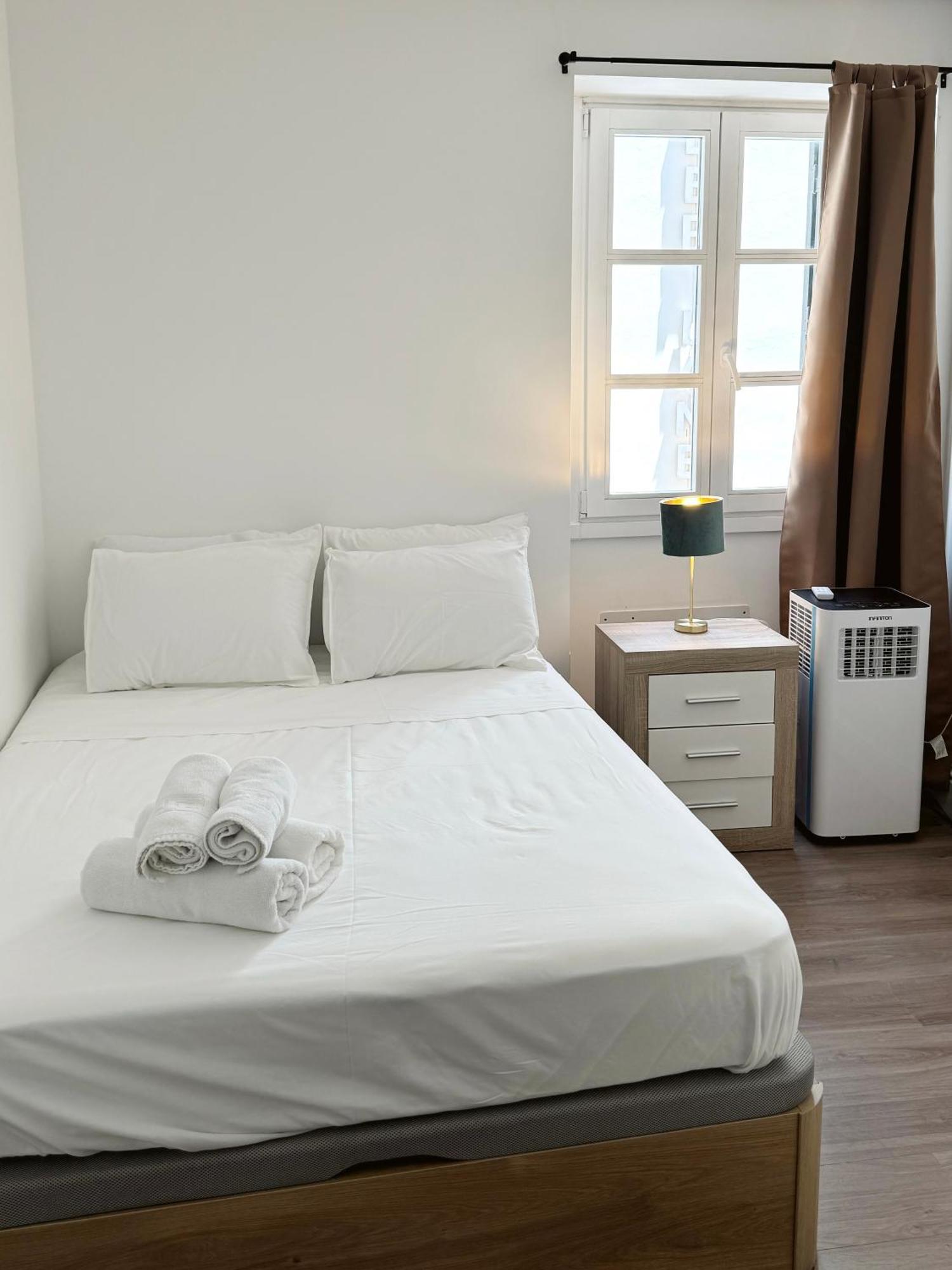 Deluxe City Centre Two Bedroom - Grand Central House Gibraltar Eksteriør bilde