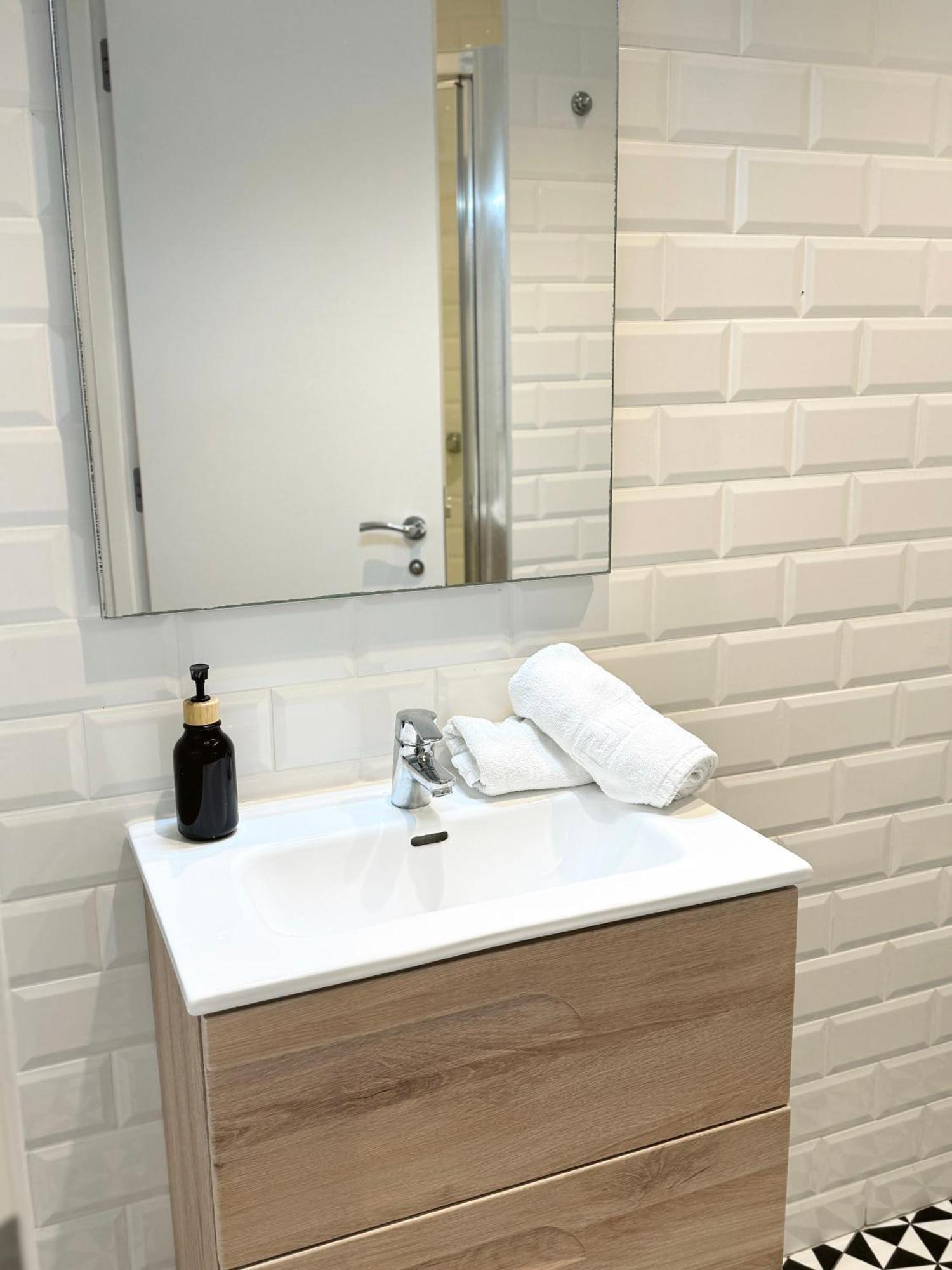 Deluxe City Centre Two Bedroom - Grand Central House Gibraltar Eksteriør bilde