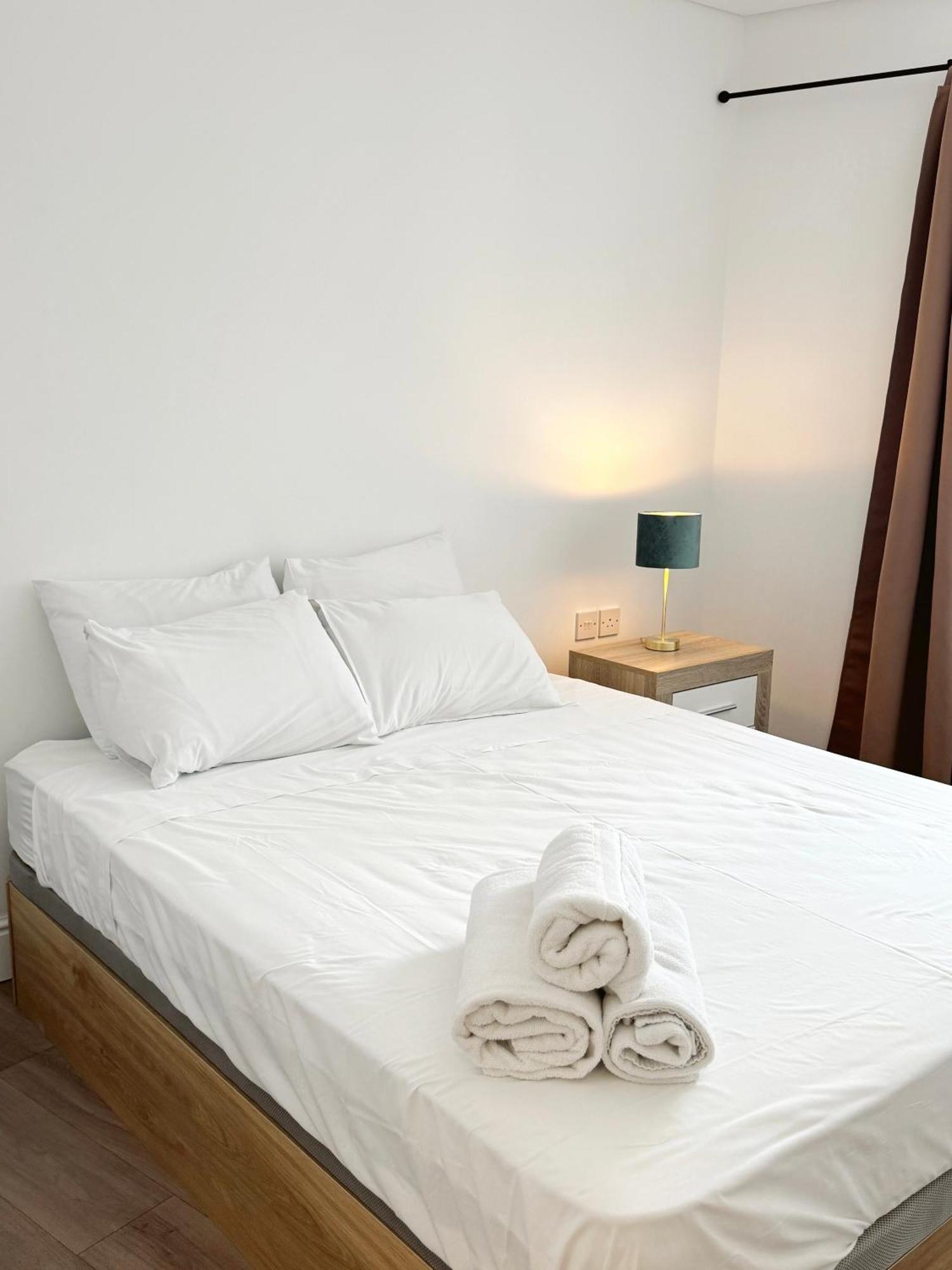 Deluxe City Centre Two Bedroom - Grand Central House Gibraltar Eksteriør bilde