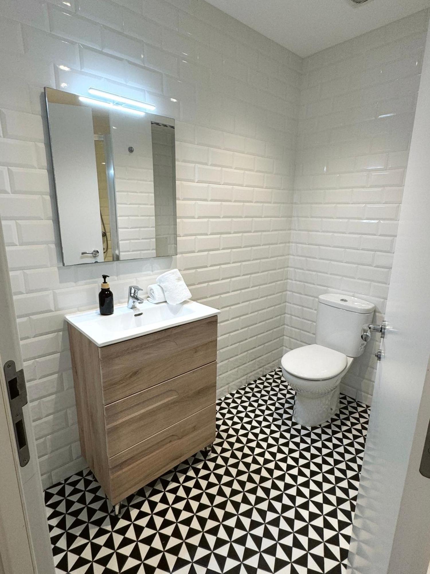 Deluxe City Centre Two Bedroom - Grand Central House Gibraltar Eksteriør bilde