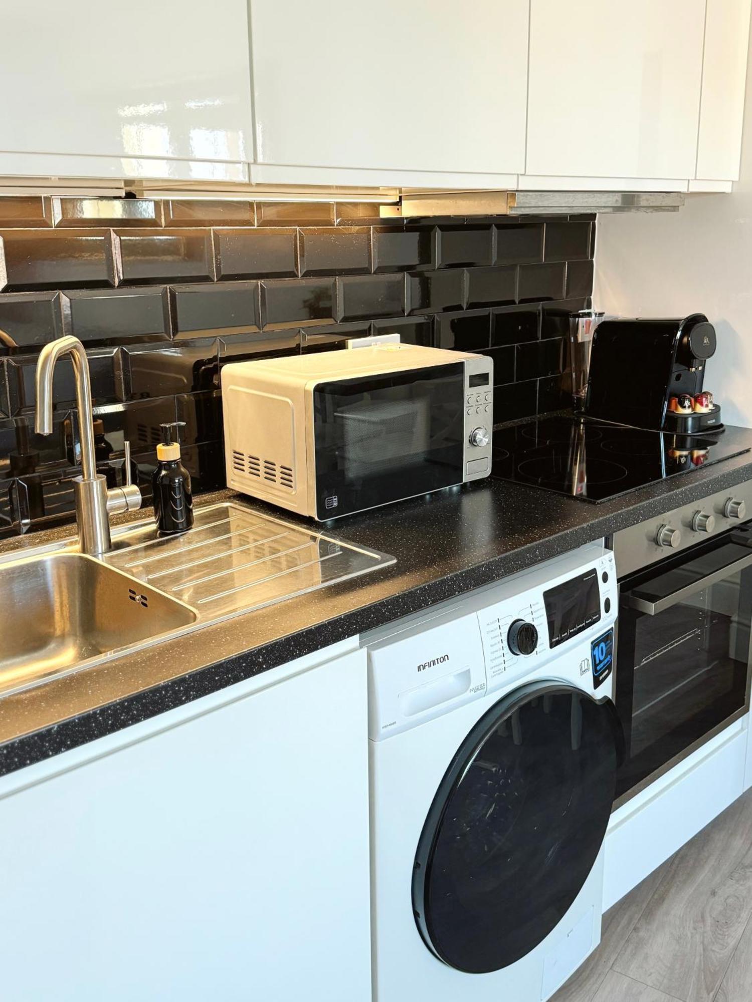 Deluxe City Centre Two Bedroom - Grand Central House Gibraltar Eksteriør bilde
