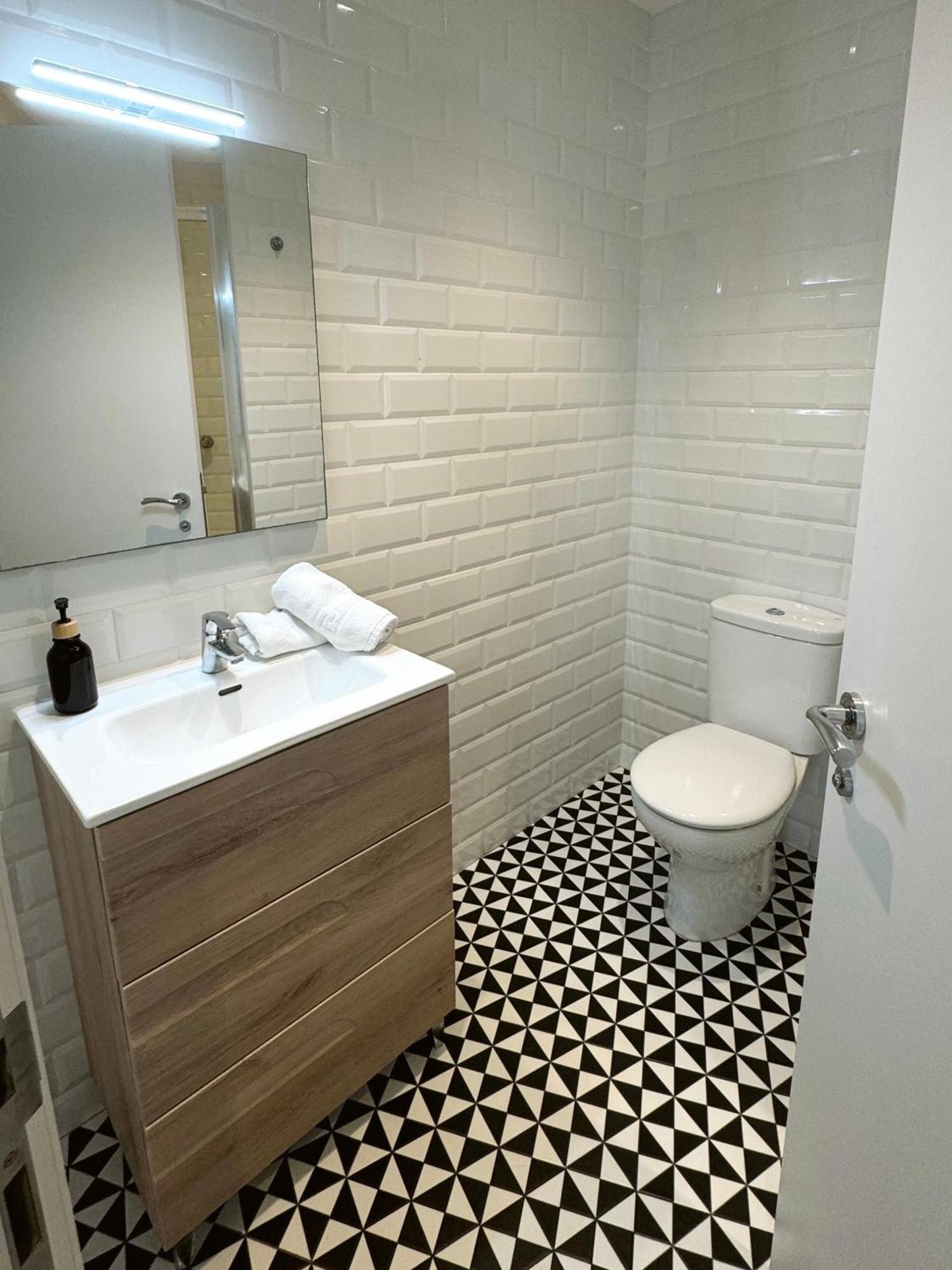 Deluxe City Centre Two Bedroom - Grand Central House Gibraltar Eksteriør bilde