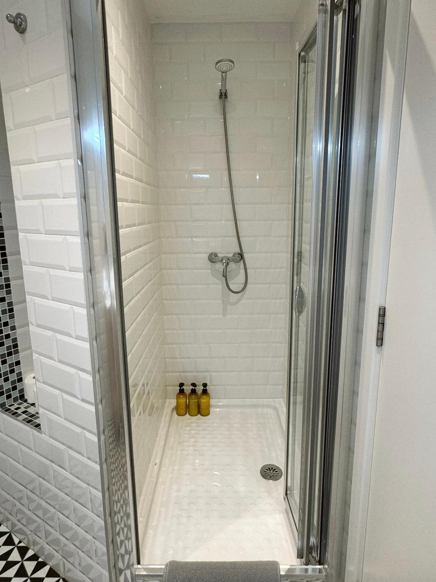 Deluxe City Centre Two Bedroom - Grand Central House Gibraltar Eksteriør bilde