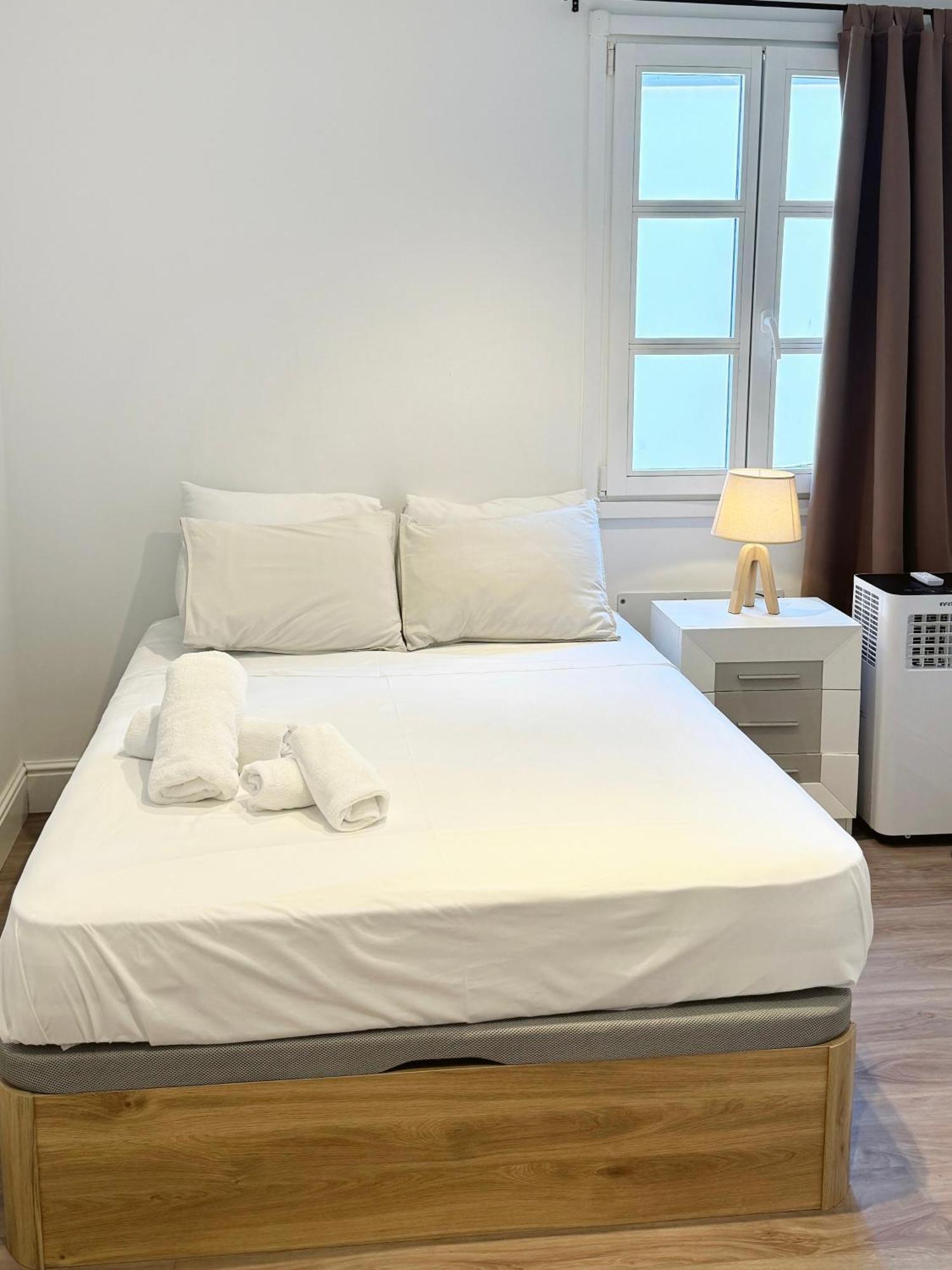 Deluxe City Centre Two Bedroom - Grand Central House Gibraltar Eksteriør bilde