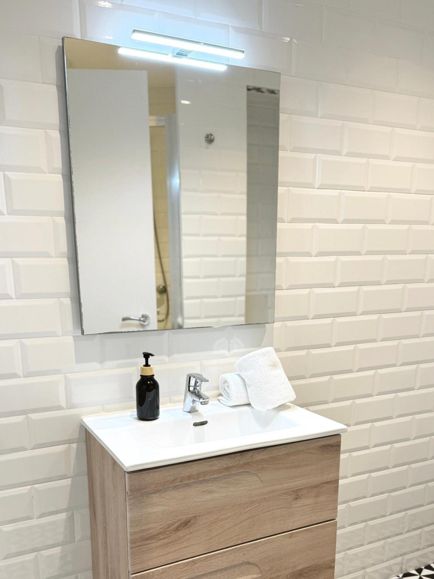 Deluxe City Centre Two Bedroom - Grand Central House Gibraltar Eksteriør bilde