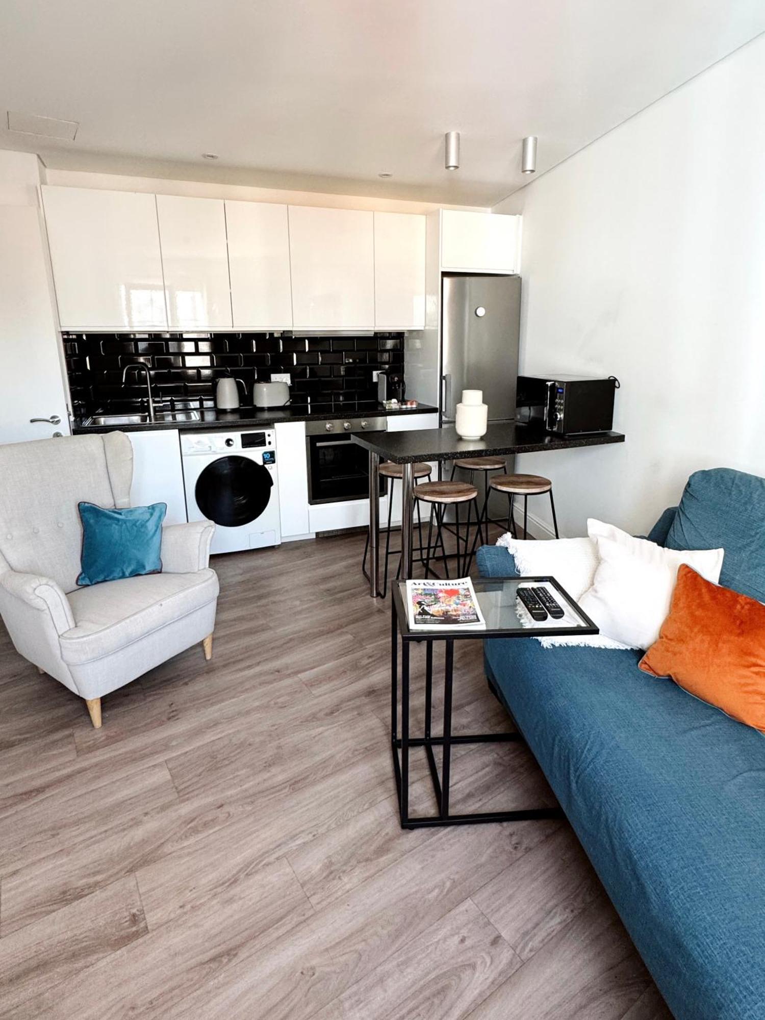 Deluxe City Centre Two Bedroom - Grand Central House Gibraltar Eksteriør bilde